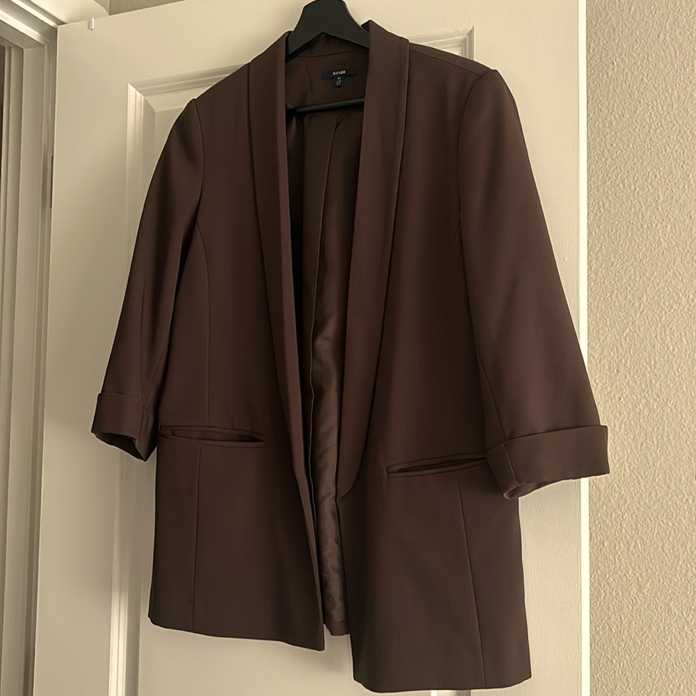 Brown blazer with medium sleeve